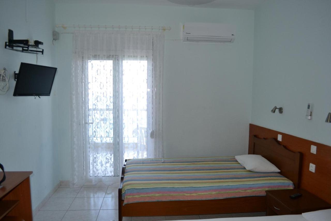 Nikos Rooms Kallithea Kallithea  Exteriör bild
