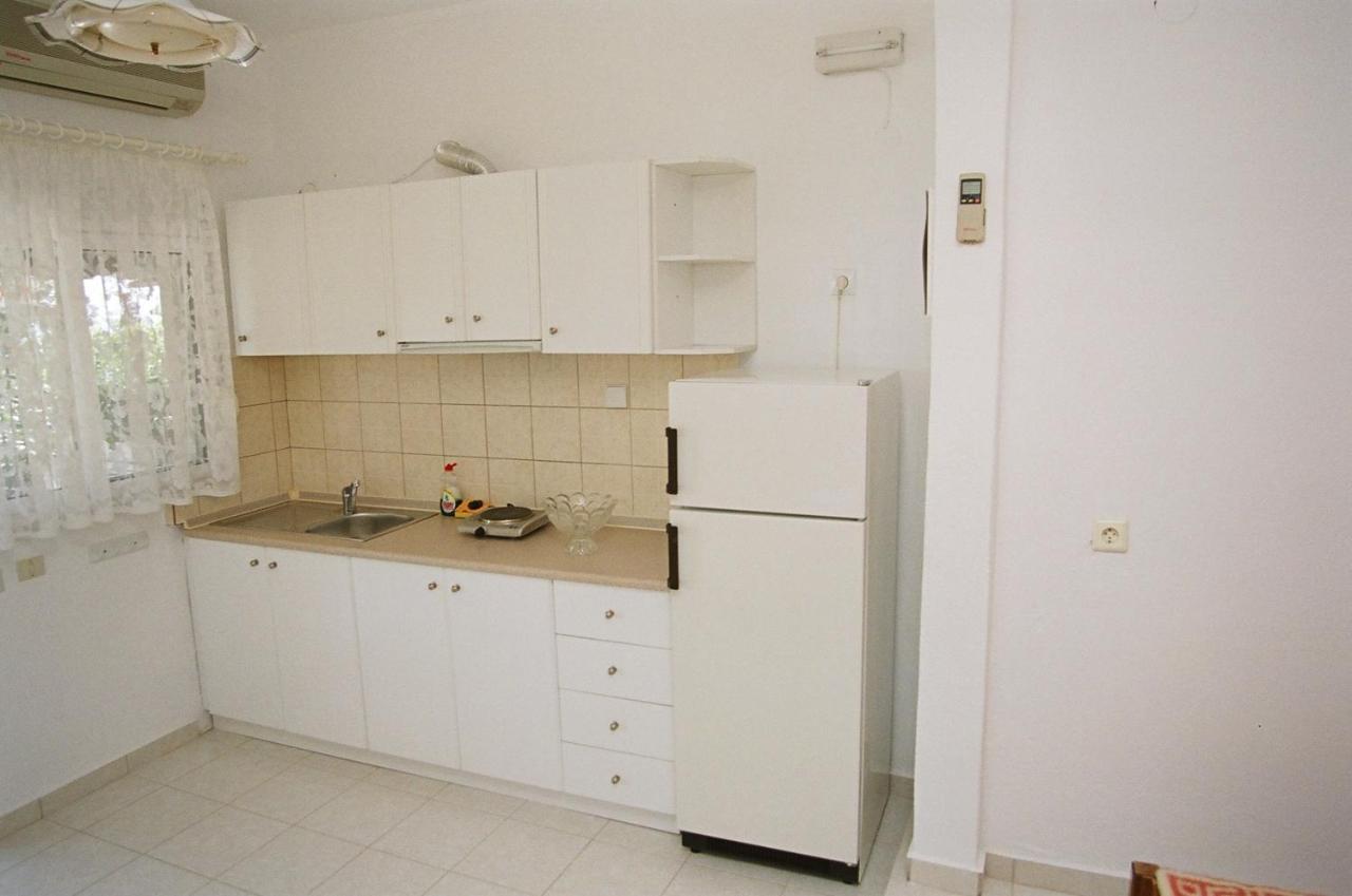 Nikos Rooms Kallithea Kallithea  Exteriör bild